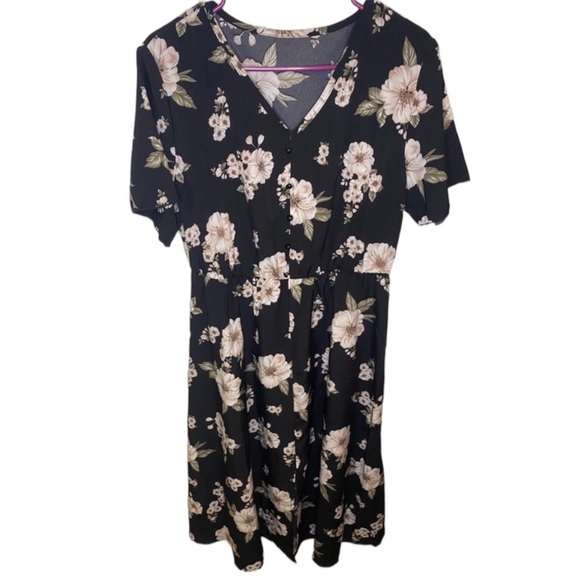 SHEIN Black Floral v neck button down maxi dress - Picture 1 of 7